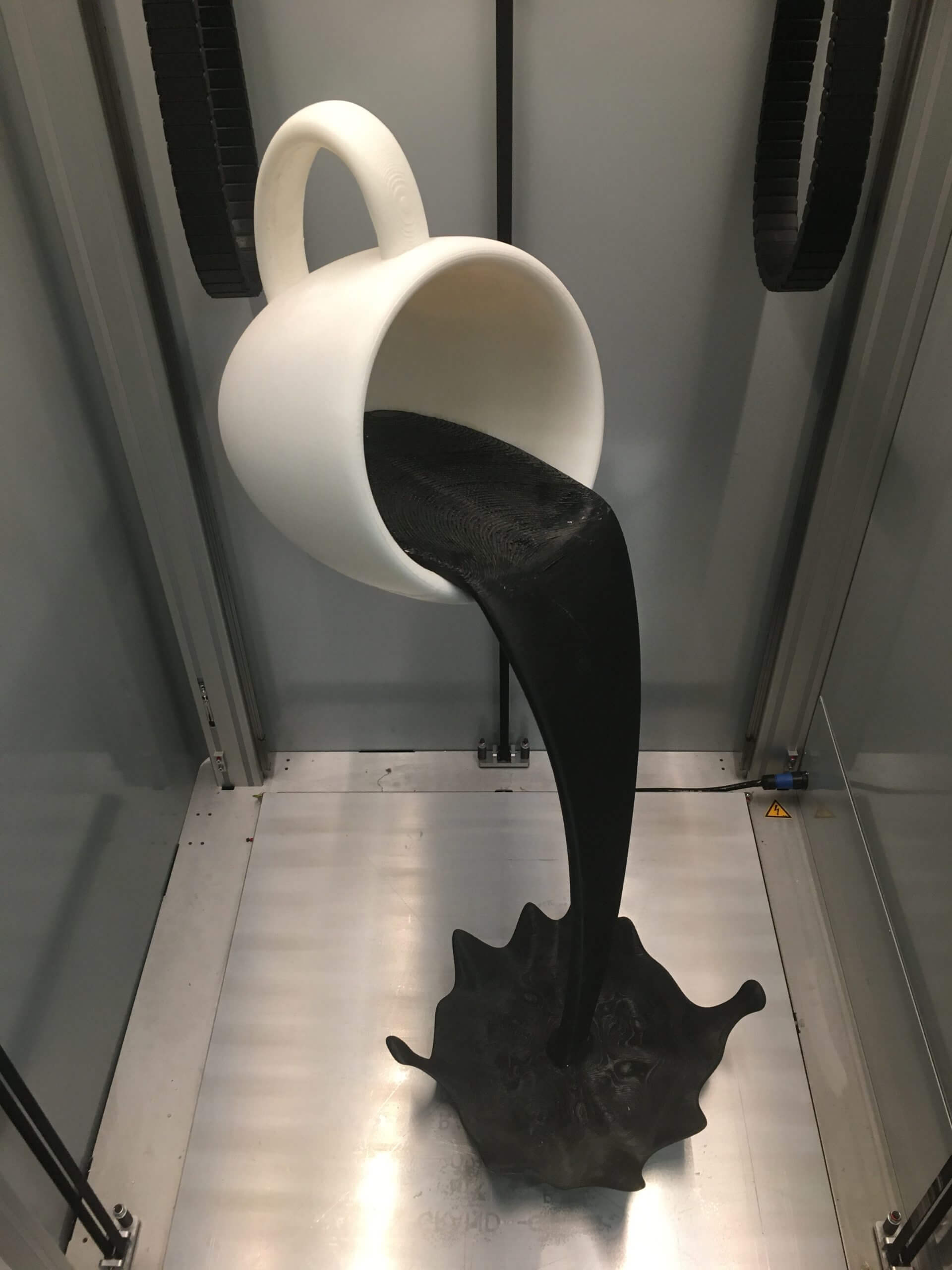 Détail système équilibre tasse café suspendue PLA impression 3D PAMI3D