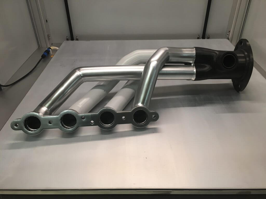Prototype impression 3D automobile collecteur échappement 3 finitions brut apprêté chrome