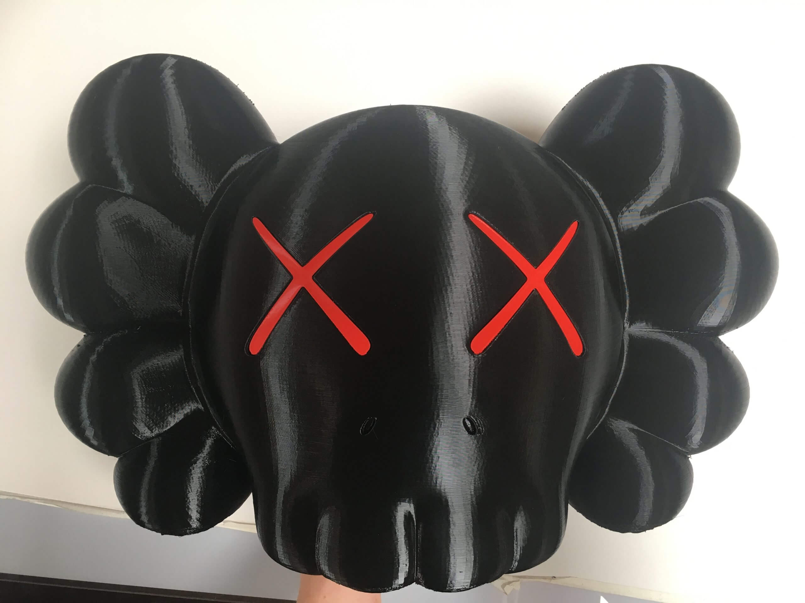 Statue Kaws détails mains gants impression 3D PAMI3D France