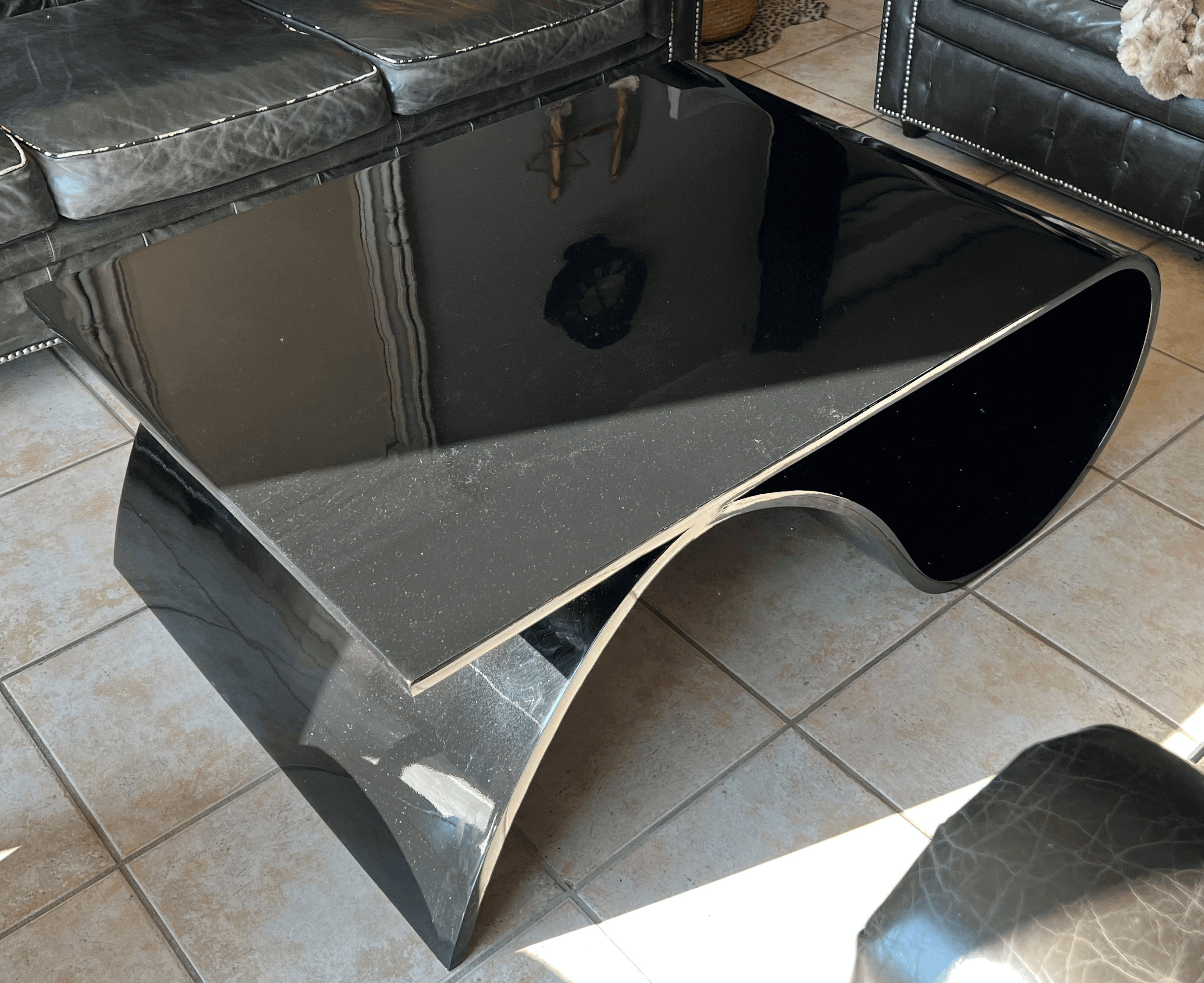 Table basse design impression 3D formes organiques fluides finitions noires PAMI3D France